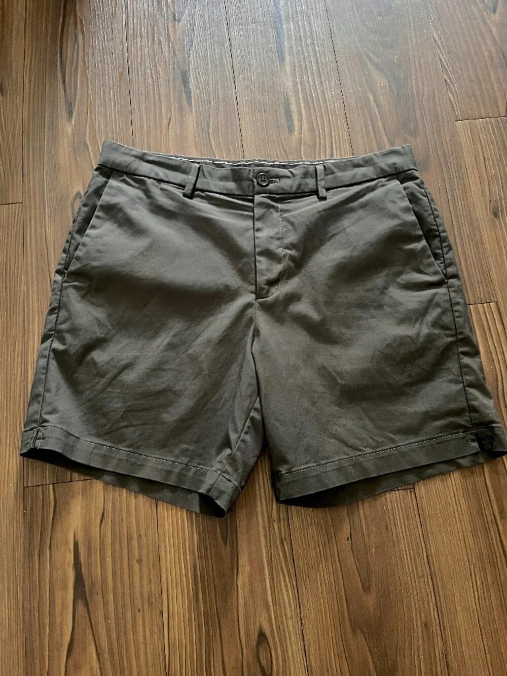 Banana Republic Men’s Olive Green Stretch Chino Shorts 33 / 7” Inseam